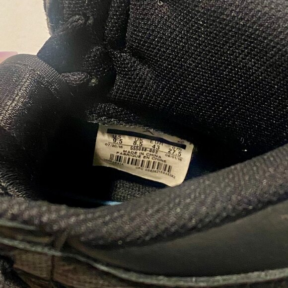 Jordan 1 Retro Black Perforated - Picture 6 of 6